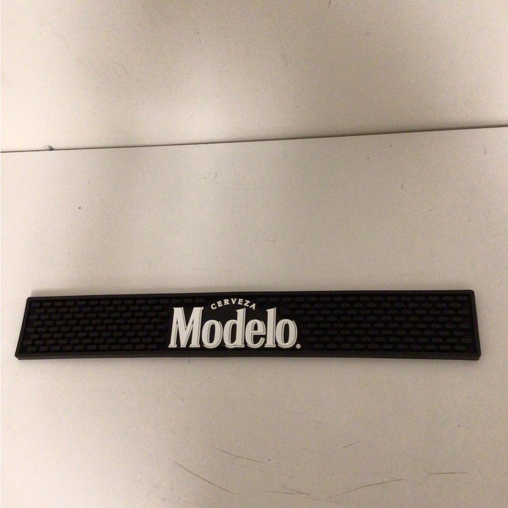 modelo cerveza spill rubber bar mat